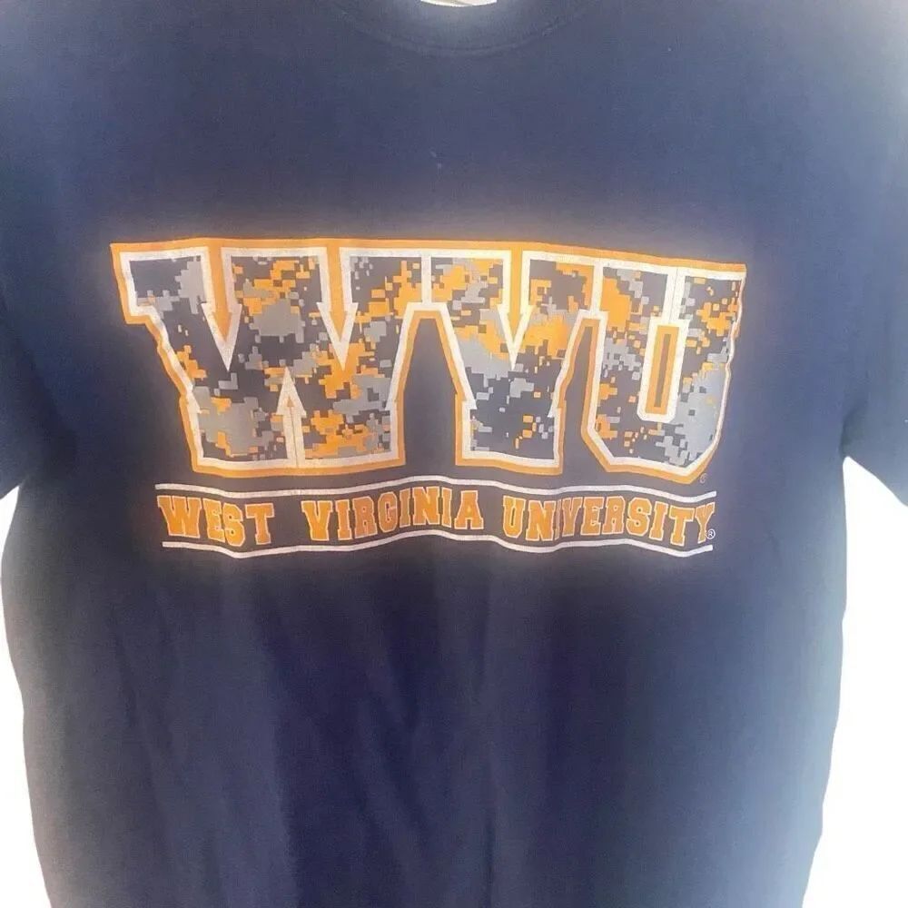 Gilden Small West Virginia Small College graphic tshirt - Picture 4 of 4